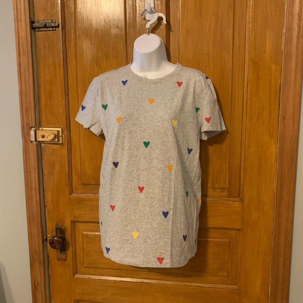 Cute Graphic Tee by the Loft hearts